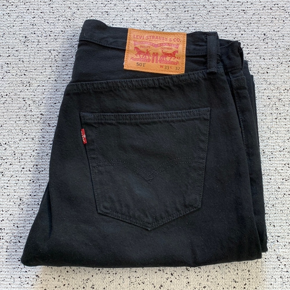 NWOT Levi’s 501 33”x32” Black Denim Buttonfly Jeans